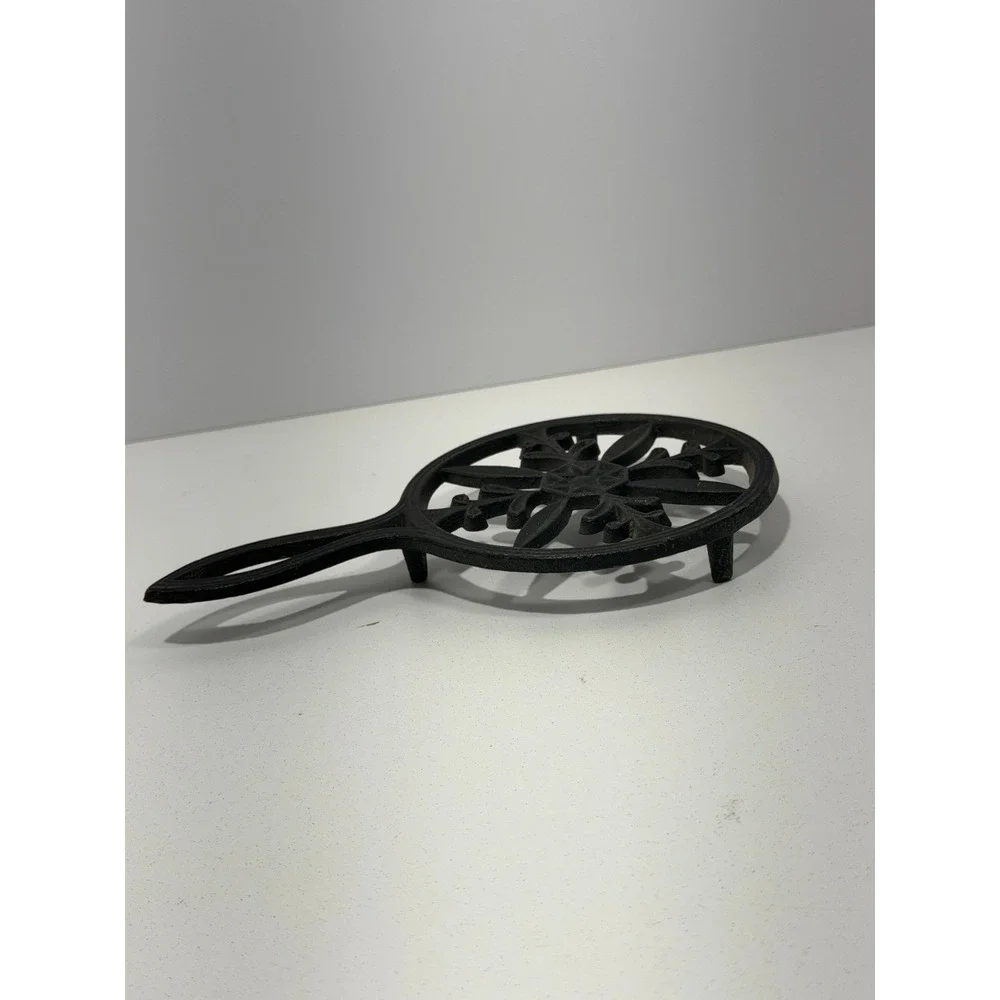 Fern Steller Vintage Cast Iron Snowflake Trivet Black Footed Handle 4-6 USA